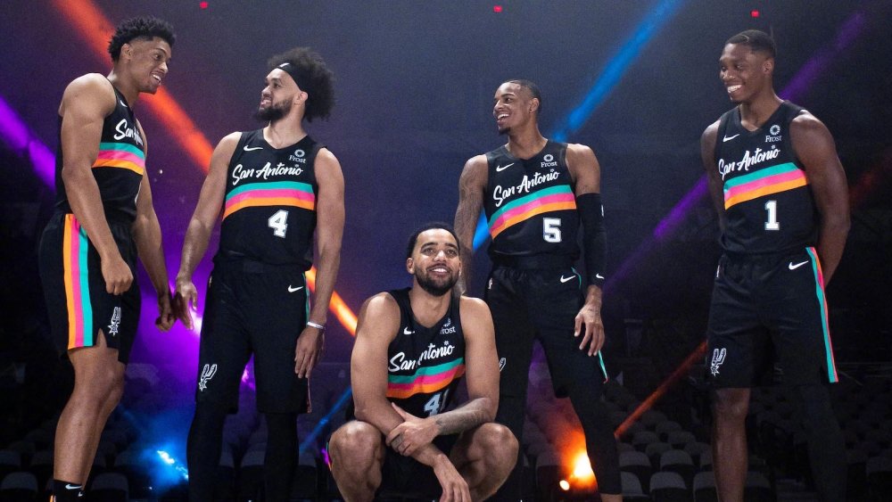 欧冠进球榜更新：梅西连续破门,（欧冠射手榜最新：梅西连场建功）