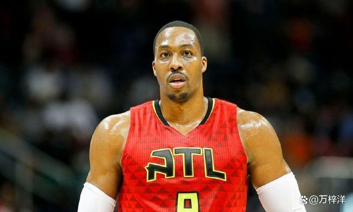 詹姆斯关键一球引爆全场（詹姆斯关键一投令全场沸腾）