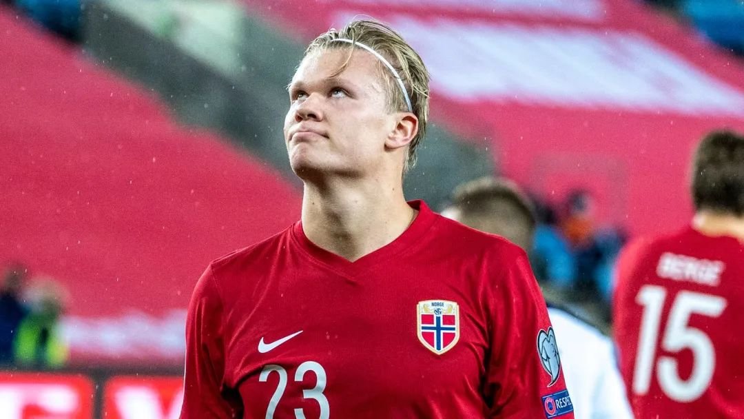 14场1球，斯基拉：米兰不满意恩昆库的表现，正考虑将他出售（14场仅进1球，斯基拉称米兰不满恩昆库表现，正酝酿将其出售）