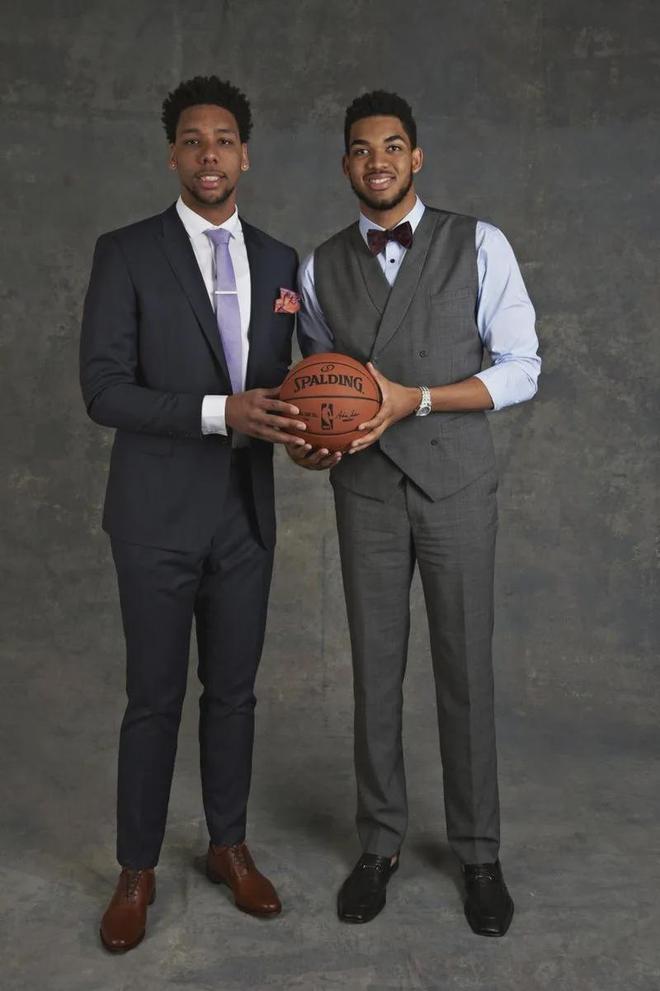 记者：纽卡正密切关注莱斯特城外租球员哈努斯，水晶宫也有意（记者：纽卡持续关注莱斯特城外租小将哈努斯，水晶宫同样有意）