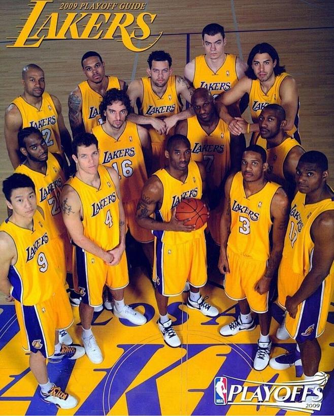 NBA新秀观察：状元秀首战亮眼,（NBA新秀追踪：状元首秀大放异彩）