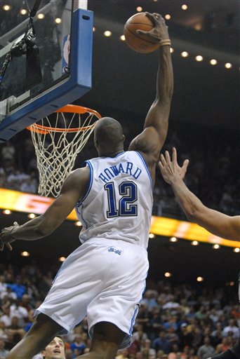 图片报：因两名前锋状态差，多特考虑冬窗签维罗纳前锋焦瓦内（图片报：双前锋低迷，多特或冬窗引进维罗纳射手焦瓦内）