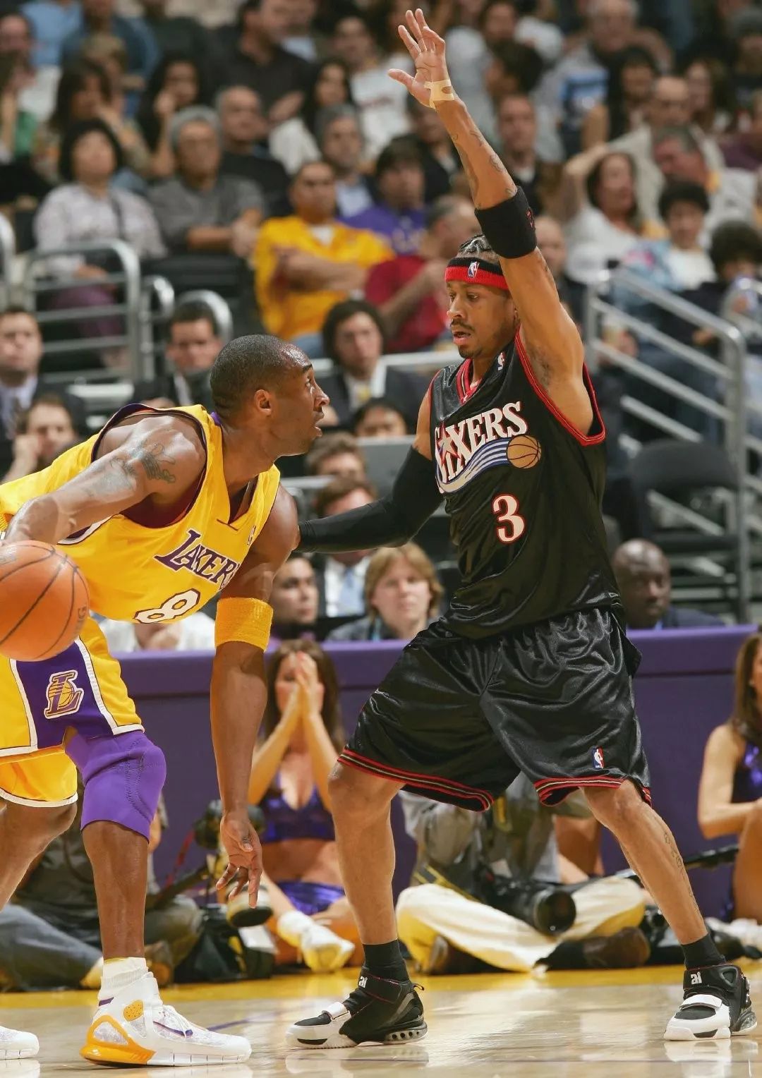 佳夫：作为后卫单场比赛进俩球不常见；沃尔特马德是顶级前锋（佳夫：后卫单场梅开二度实属罕见，沃尔特马德堪称顶级前锋）