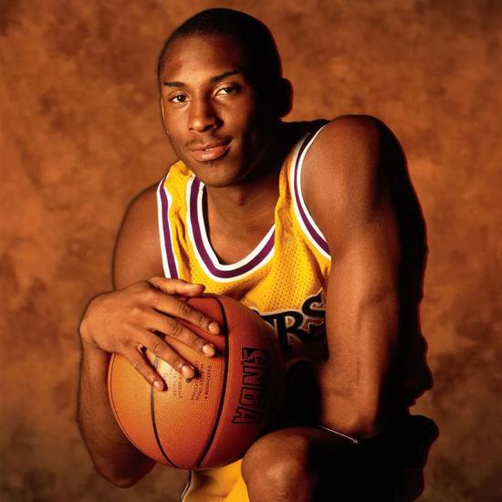 吉鲁：祝愿阿森纳拿英超冠军，但要先保持这种节奏到明年3月（吉鲁盼阿森纳冲顶英超：关键是把状态延续到明年3月）