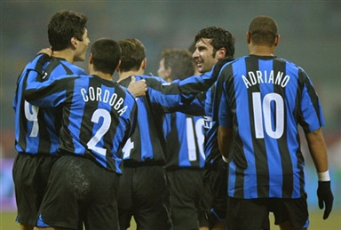 冲击全明星！杜伦半场9投6中&罚球5中4 得到16分6板1帽（杜伦半场高效16分6板1帽：9投6中、罚球5罚4中，剑指全明星）