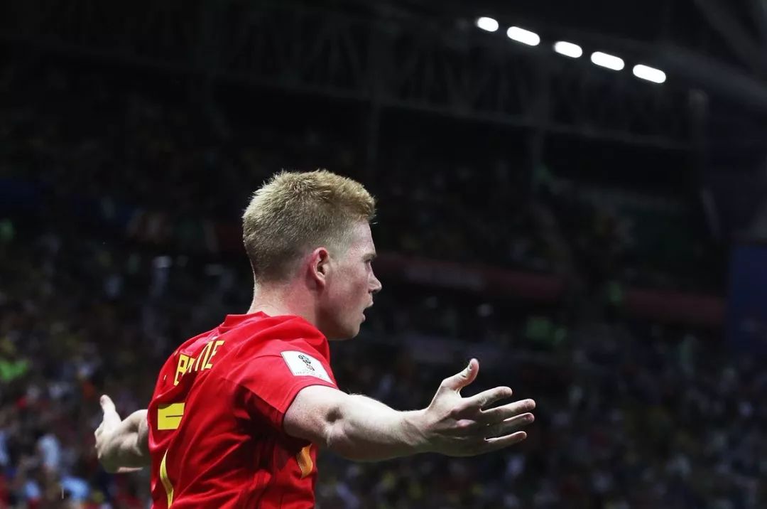 青岛强力外援助力取胜（青岛强援发威助队告捷）